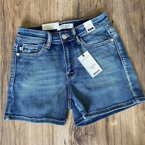 Judy Blue mid-rise shorts NWT